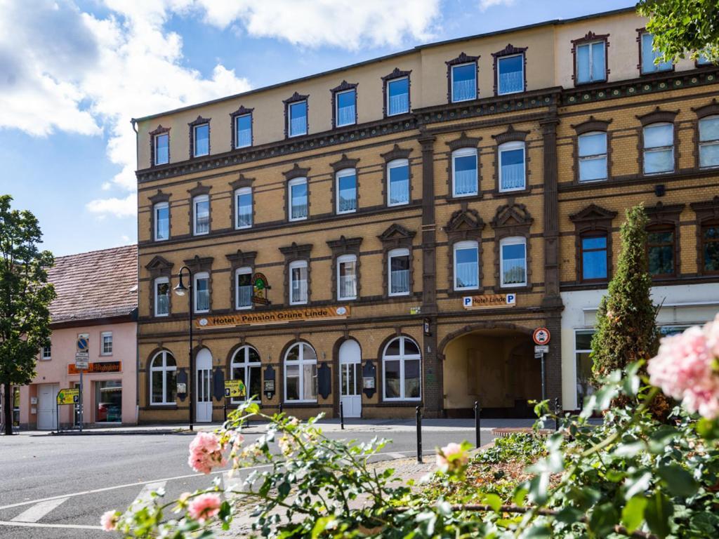 Hotel-Pension Gruene Linde Delitzsch Exterior photo