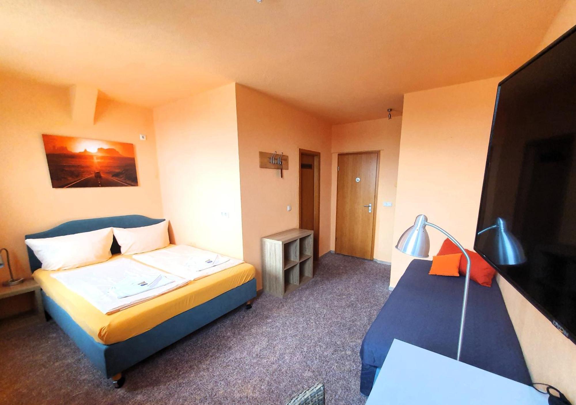 Hotel-Pension Gruene Linde Delitzsch Room photo